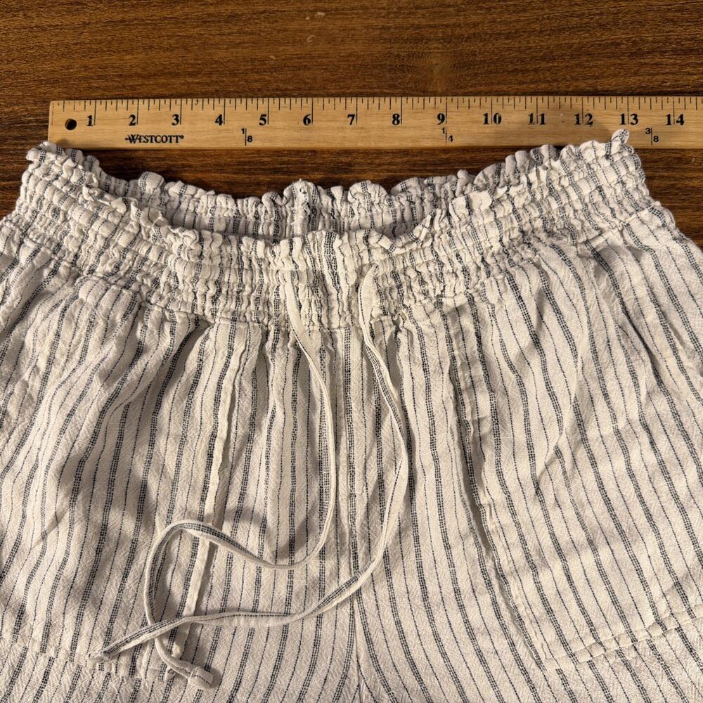 Time & Tru Linen Blend Shorts Size Small 4-6 White Black Stripe Pockets - Picture 2 of 7